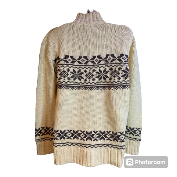 Eddie Bauer Woman’s Sweater Size L Cardigan Cream/Grey Snowflake Design - Picture 2 of 10